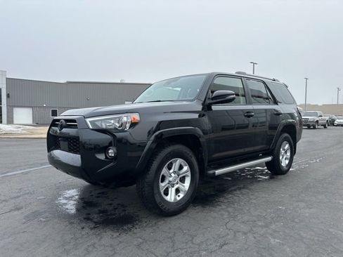 Used 2024 Toyota 4Runner SR5 Premium w/ Moonroof Package image 3