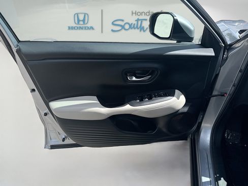 Certified 2023 Honda HR-V LX image 19