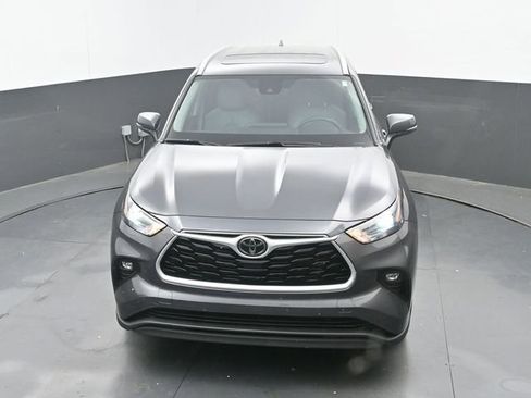 Used 2022 Toyota Highlander XLE image 14