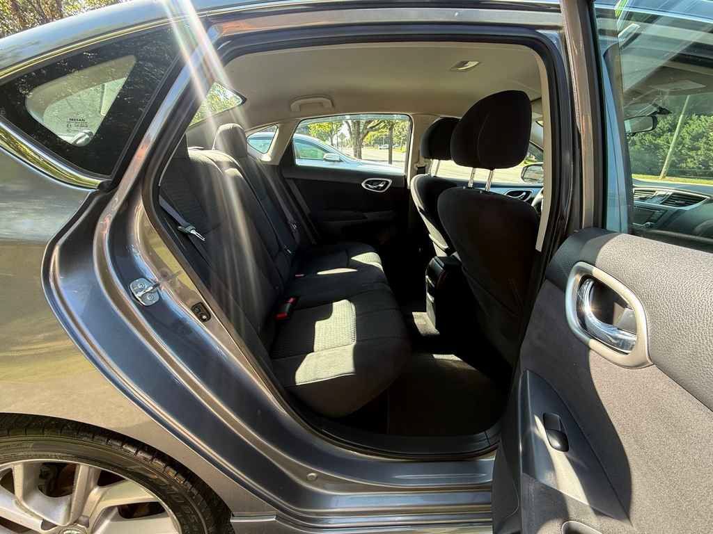 Used 2015 Nissan Sentra SR FWD image 12