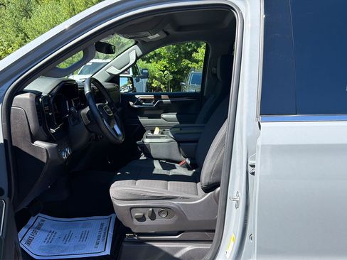 Used 2024 GMC Sierra 1500 SLE AWD/4WD image 9