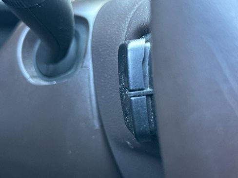 Used 2023 GMC Acadia SLT image 39