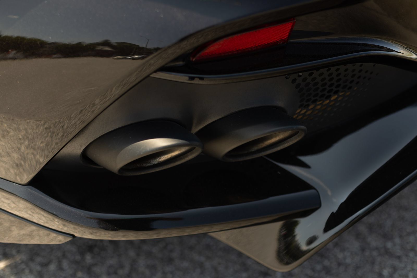 Used 2025 Aston Martin DBX 707 AWD/4WD image 39