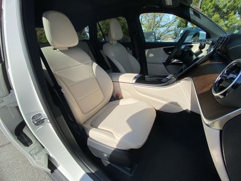 New 2026 Mercedes-Benz GLC 300 4MATIC image 28
