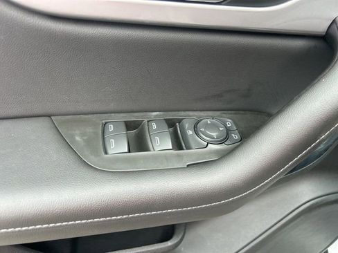 Used 2022 Chevrolet Blazer LT image 13