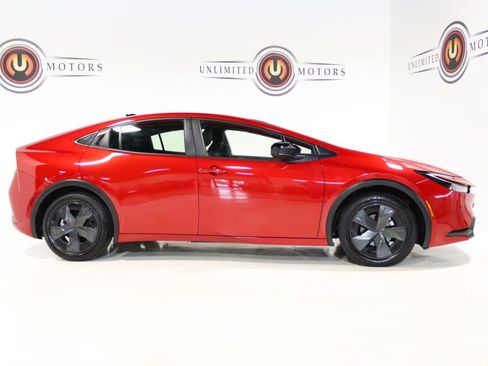 Used 2026 Toyota Prius LE FWD image 28