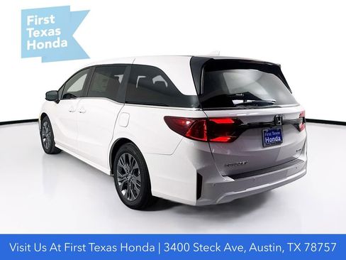 Used 2026 Honda Odyssey Touring image 6