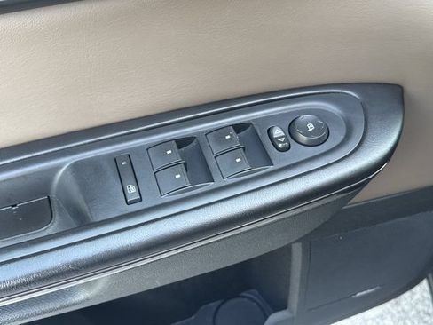 Used 2016 GMC Acadia SLT w/ Open Road Package FWD image 23