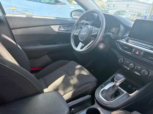 Used 2022 Kia Forte LXS w/ LXS Technology Package FWD image 11