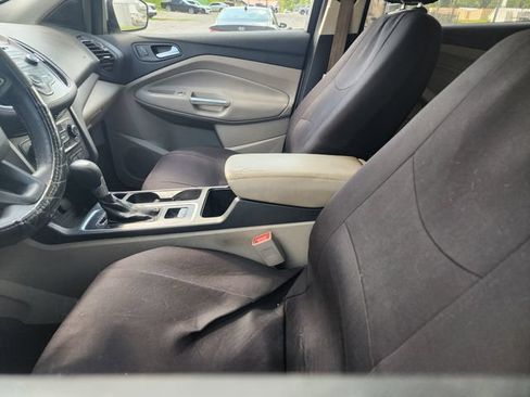 Used 2017 Ford Escape SE FWD image 6