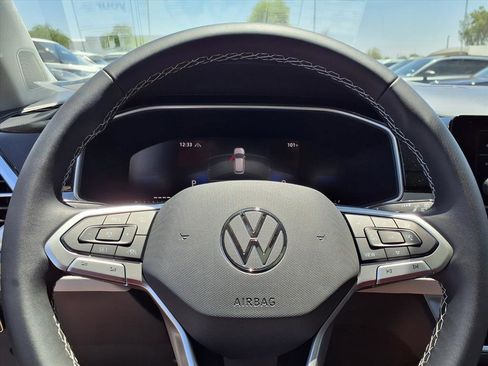 New 2025 Volkswagen Taos SE image 14