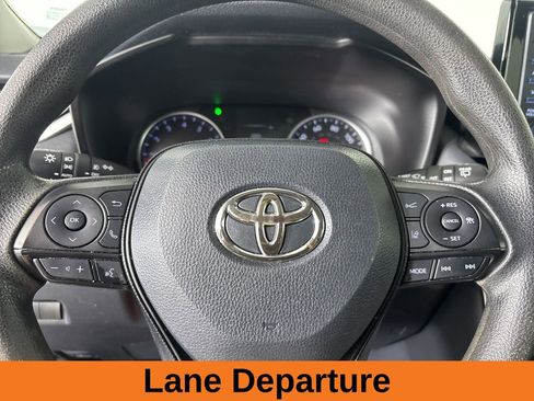 Used 2019 Toyota RAV4 XLE AWD/4WD image 14