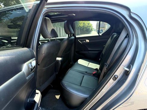 Used 2015 Lexus CT 200h image 16