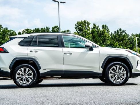 Used 2022 Toyota RAV4 Limited AWD/4WD image 5