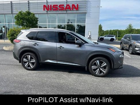 Certified 2023 Nissan Rogue SL w/ SL Premium Package AWD/4WD image 18