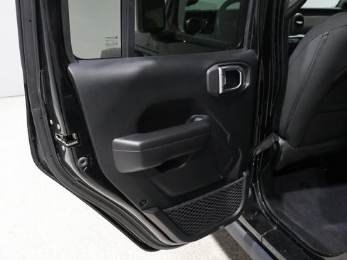 Used 2021 Jeep Wrangler Unlimited Sport image 18