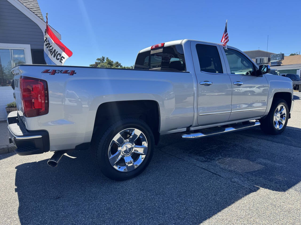 Used 2018 Chevrolet Silverado 1500 LTZ w/ Sport Package AWD/4WD image 12