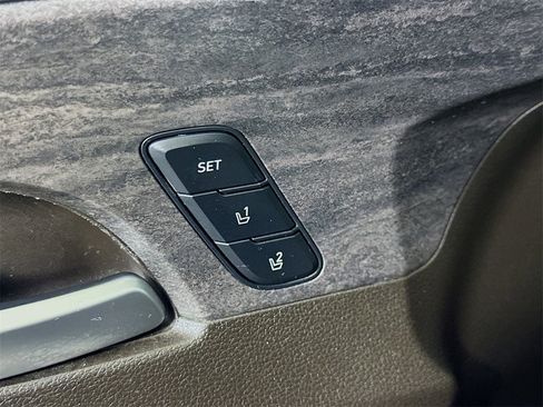 Used 2020 Hyundai Santa Fe Limited w/ Cargo Package image 21