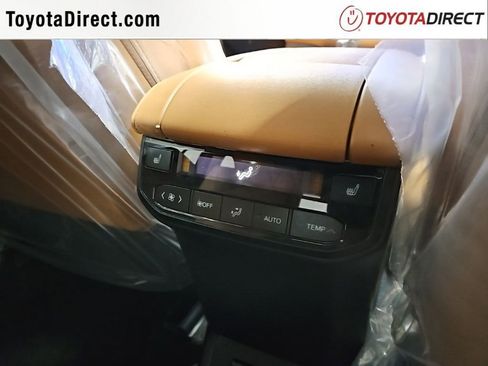 New 2026 Toyota Highlander Platinum image 22