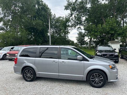 Used 2018 Dodge Grand Caravan GT FWD image 4