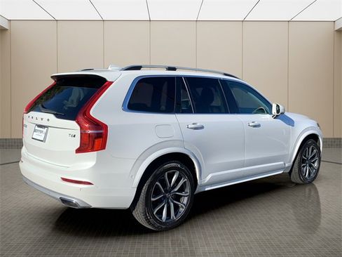 Used 2018 Volvo XC90 T6 Momentum w/ Convenience Package image 5