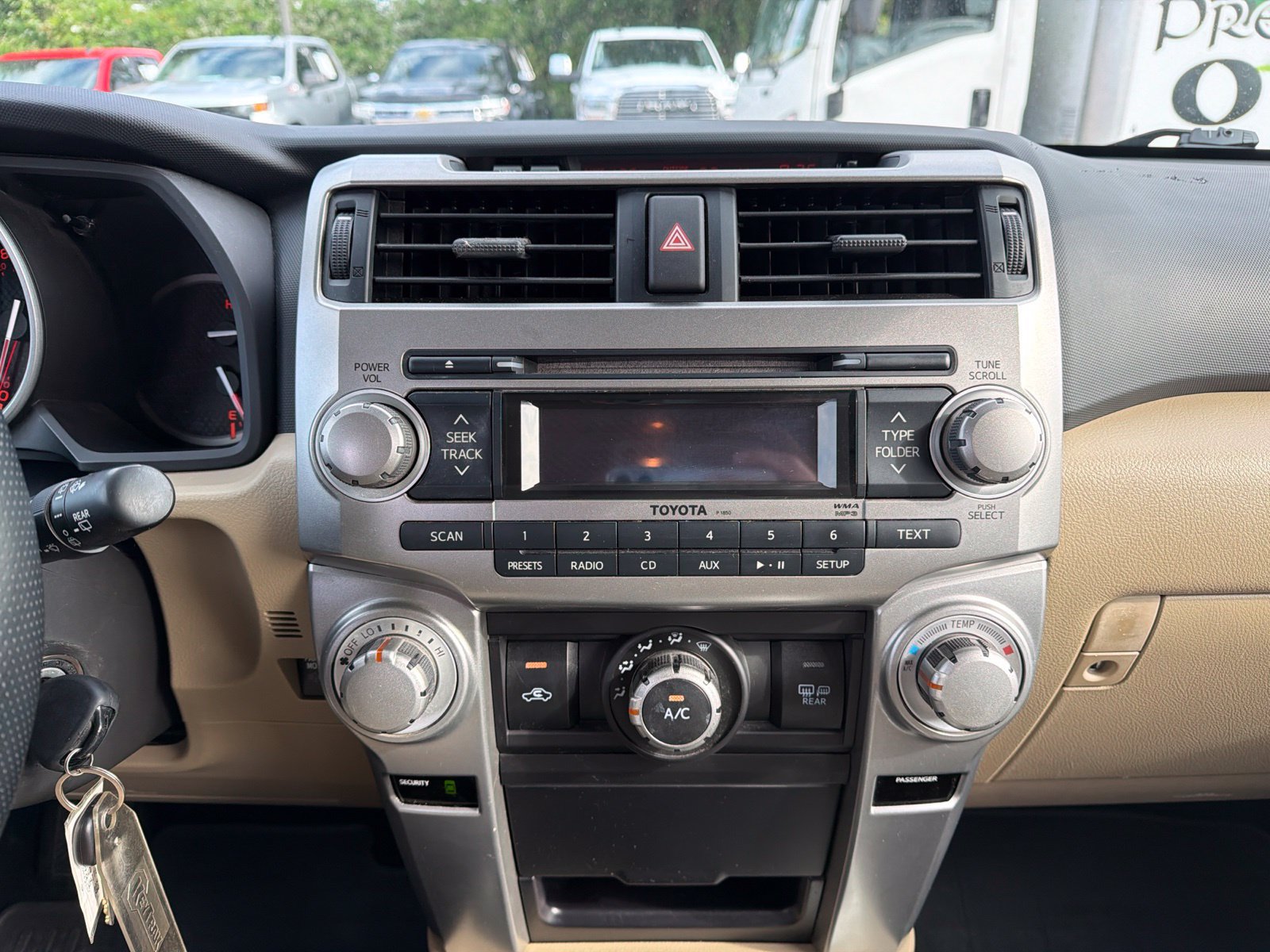 Used 2011 Toyota 4Runner SR5 w/ Premium Pkg w/Leather RWD image 10