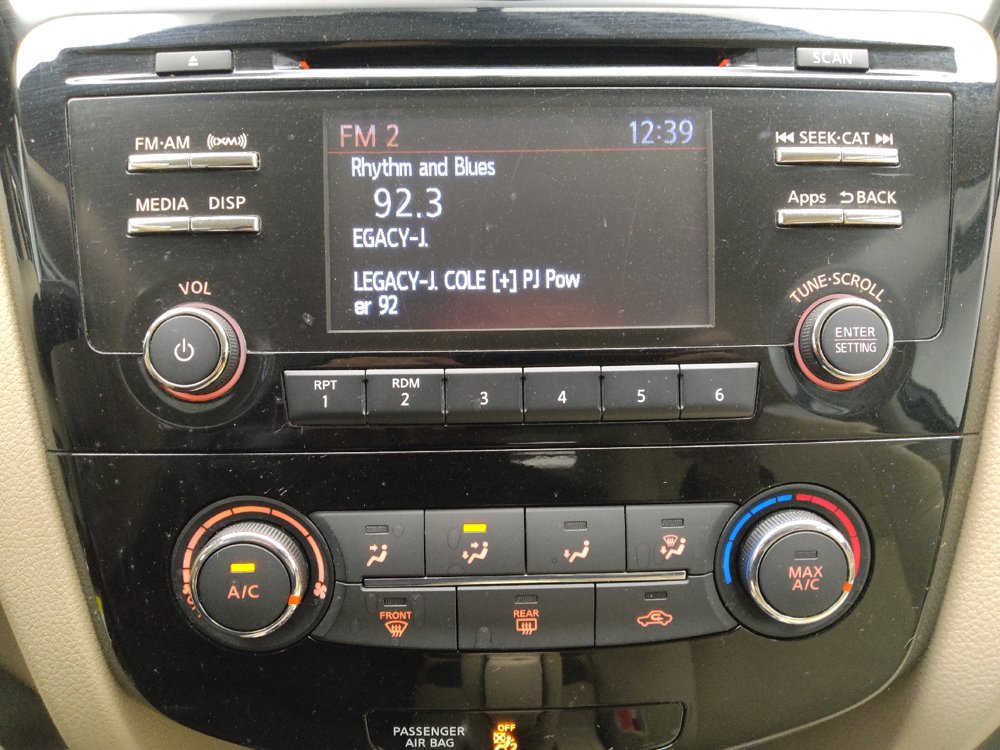 Used 2015 Nissan Rogue S AWD/4WD image 25