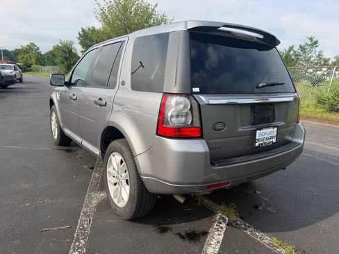 Used 2011 Land Rover LR2 HSE AWD/4WD image 8