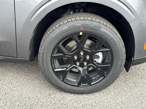 New 2026 Ford Maverick Lariat w/ Black Appearance Package image 9