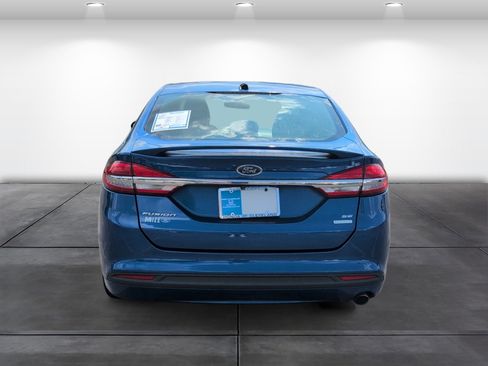 Used 2017 Ford Fusion SE w/ Equipment Group 201A FWD image 7