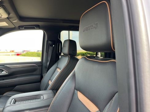 Used 2024 GMC Yukon XL AT4 w/ Technology Package image 12