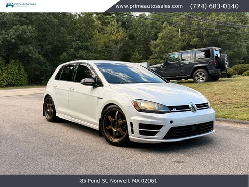 Used 2017 Volkswagen Golf 4-Door AWD/4WD image 1