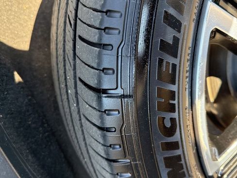 Used 2020 GMC Acadia SLT w/ Premium Package image 37