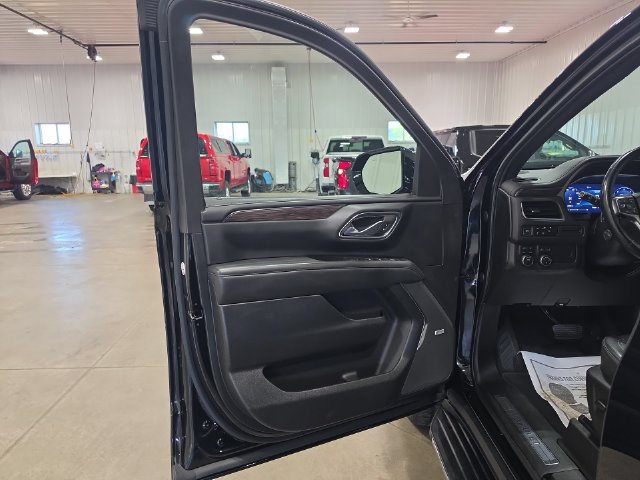 Used 2023 Chevrolet Tahoe LT w/ Luxury Package AWD/4WD image 23