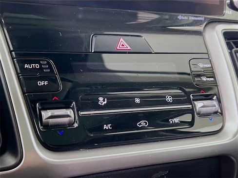 Used 2021 Kia Sorento EX w/ EX AWD X-Line Package image 10