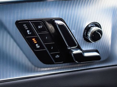 Used 2024 Cadillac Lyriq Tech image 9