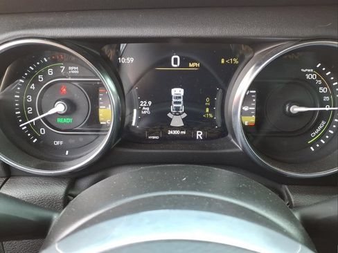 Used 2022 Jeep Wrangler Unlimited Sahara AWD/4WD image 22