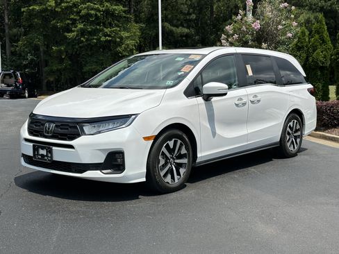 Used 2026 Honda Odyssey EX-L image 2