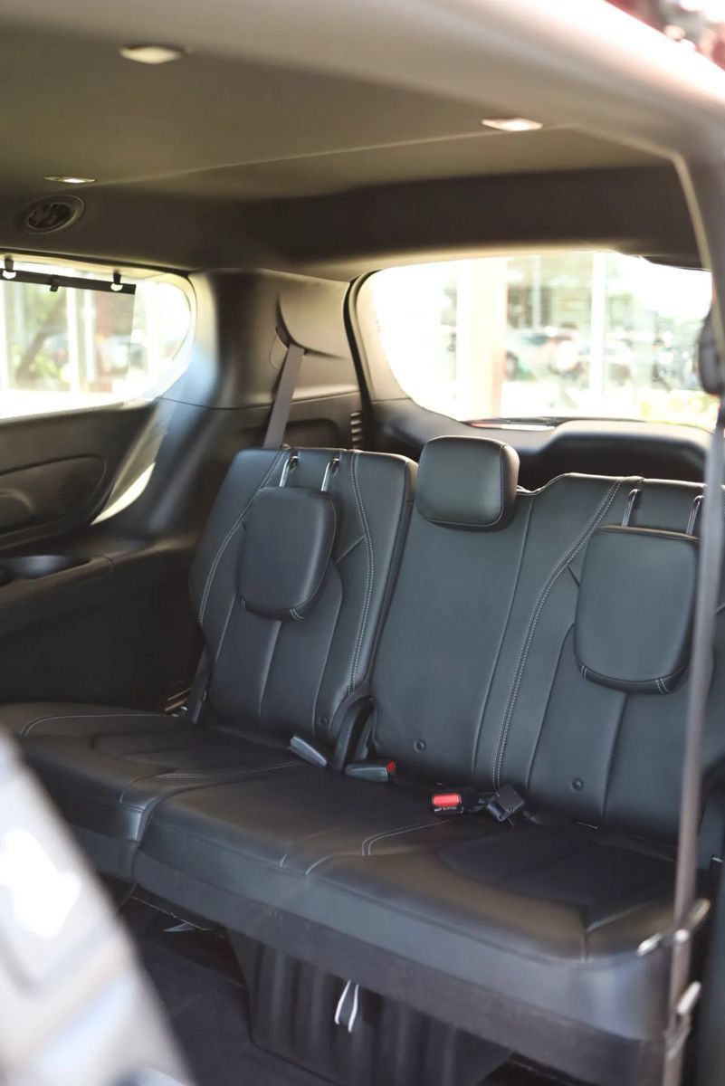Used 2019 Chrysler Pacifica Touring-L w/ Advanced Safetytec Group FWD image 37