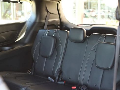 Used 2019 Chrysler Pacifica Touring-L w/ Advanced Safetytec Group FWD image 37