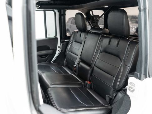 Used 2023 Jeep Wrangler Unlimited Sahara w/ Cold Weather Group AWD/4WD image 12