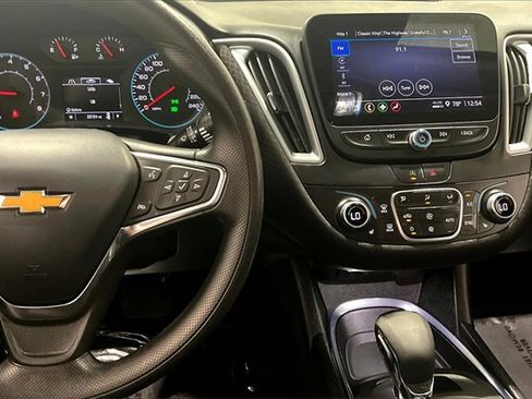 Used 2023 Chevrolet Malibu LT image 12