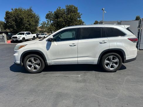 Used 2014 Toyota Highlander Limited FWD image 2