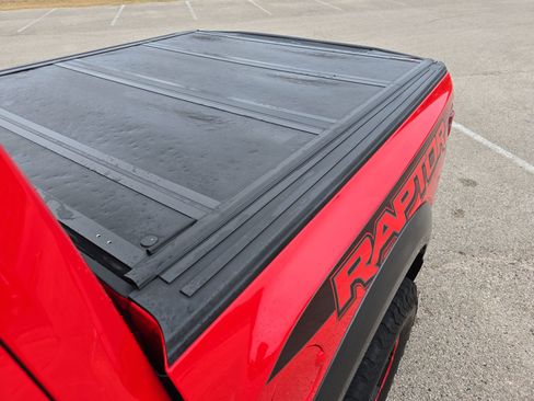 Certified 2018 Ford F150 Raptor w/ Equipment Group 802A Luxury image 24