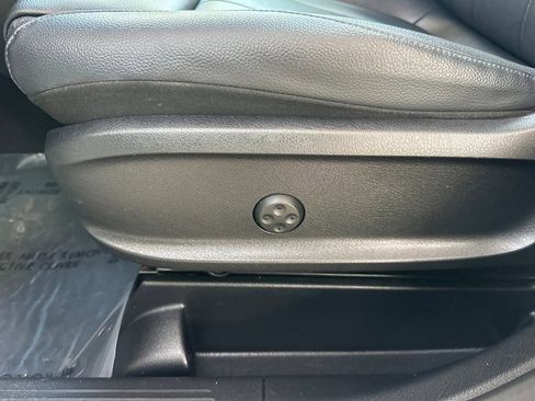 Used 2021 Mercedes-Benz GLB 250 4MATIC image 14