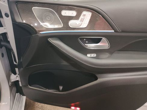 Used 2025 Mercedes-Benz GLS 63 AMG 4MATIC image 24