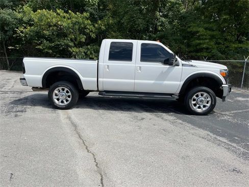 Used 2016 Ford F250 Lariat image 2