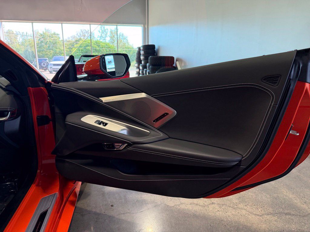 Used 2021 Chevrolet Corvette Stingray Preferred Cpe w/ Battery Protection Package RWD image 18