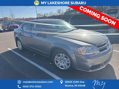 Used 2013 Dodge Avenger SE image 1