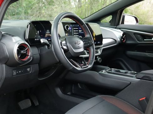 Used 2024 Chevrolet Equinox EV RS image 9